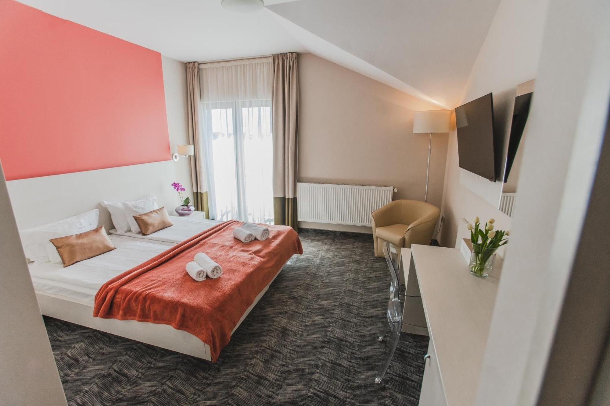 Caro Boutique Hotel Oradea Dış mekan fotoğraf